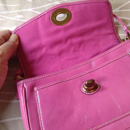 COACH Accessory Pouch Hand Bag Tote Purse Turn Lock Patent Leather Pink Auth