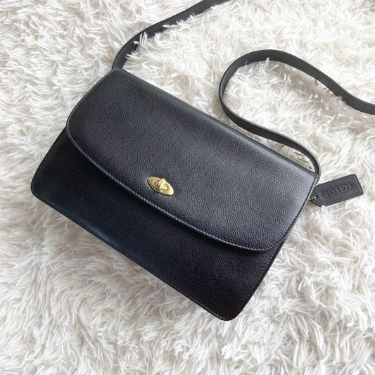 COACH Shoulder Bag Purse Turn Lock OLD Leather Black Authentic