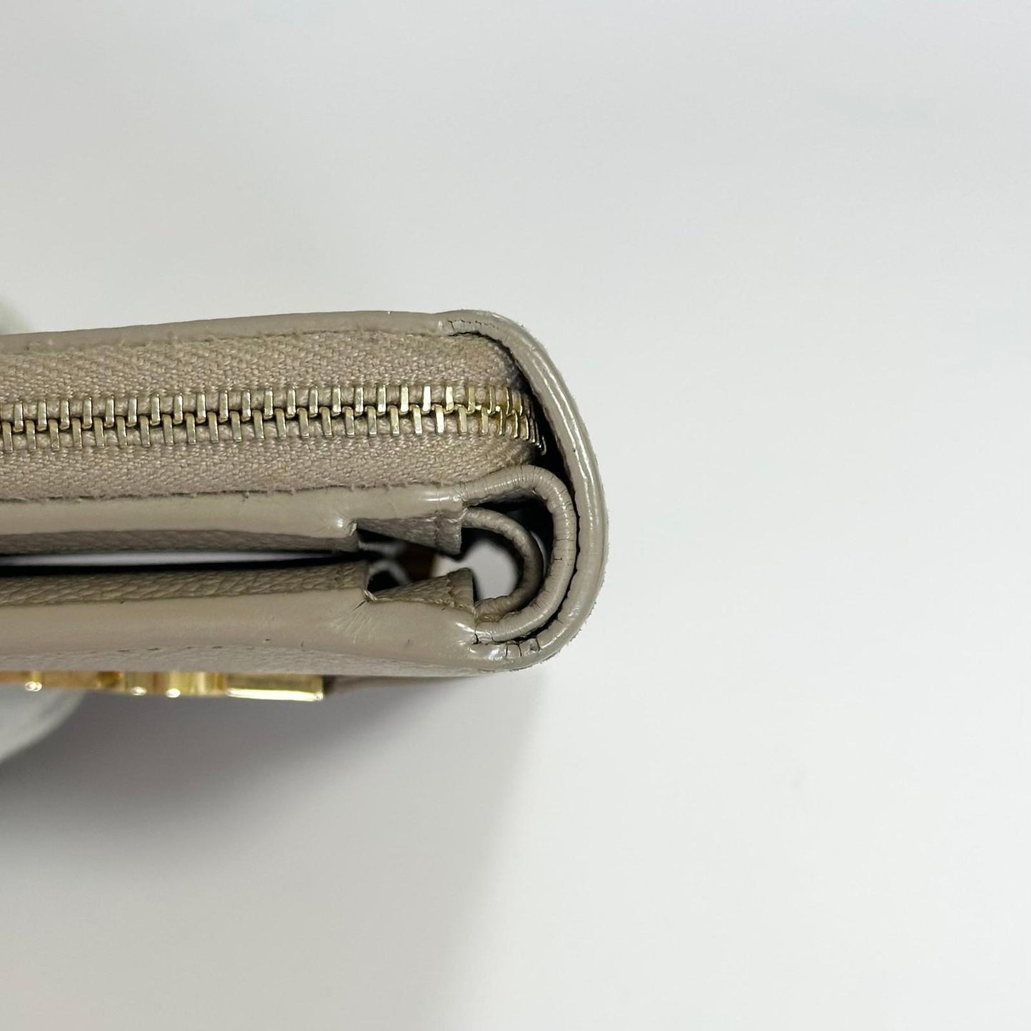 Saint Laurent YSL Wallet Cassandra Bi-fold Compact Leather Beige Gold Authentic