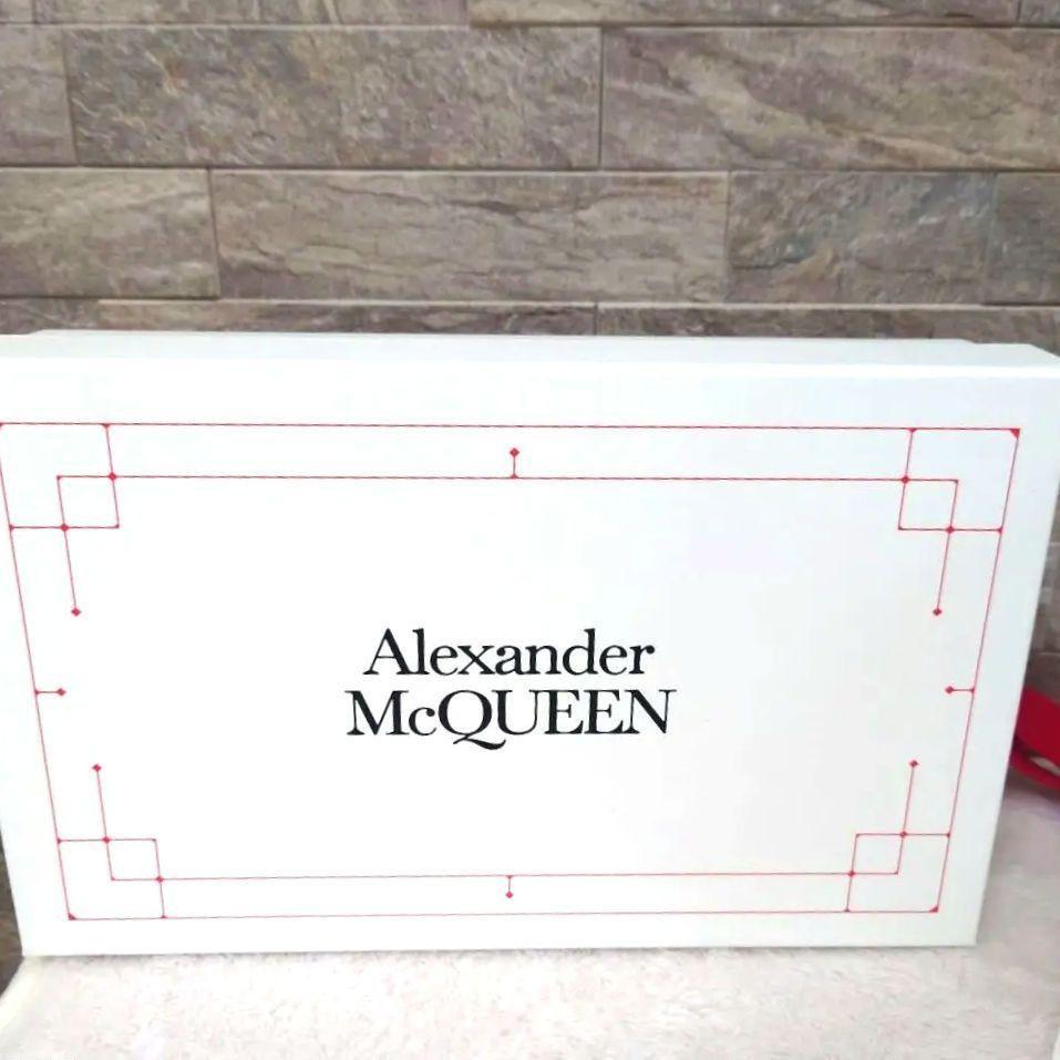 Alexander McQueen Shoulder Bag Purse Phone Case Leather White Authentic