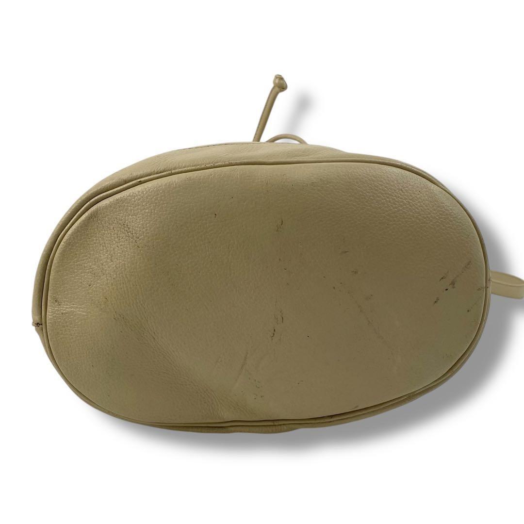 Saint Laurent Hand Shoulder Bag Tote Purse YSL Cassandra Leather Off White Beige