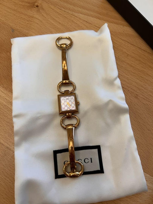 GUCCI Watch Wristwatch GG Gold Women's Authentic