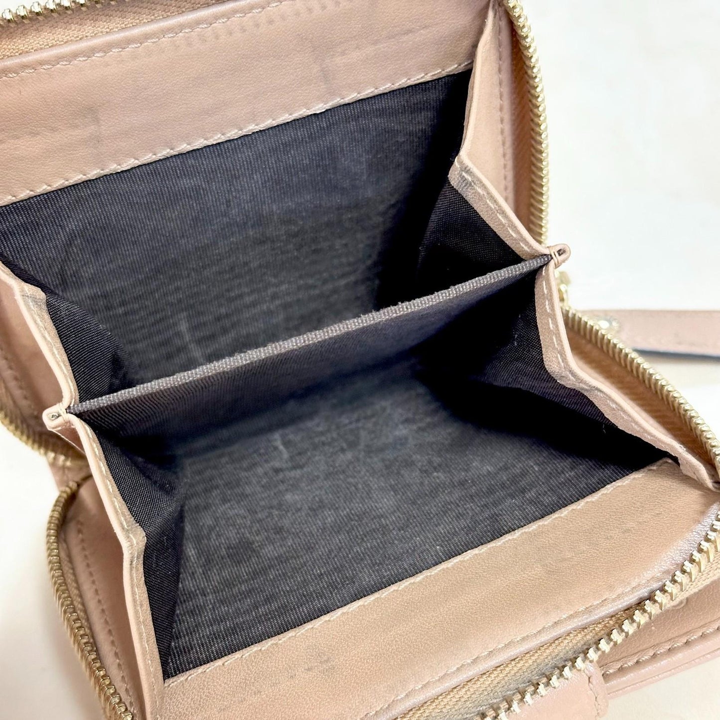 GUCCI Wallet GG Monogram Shima Bi-fold Flap Compact Pink Leather Authentic Used