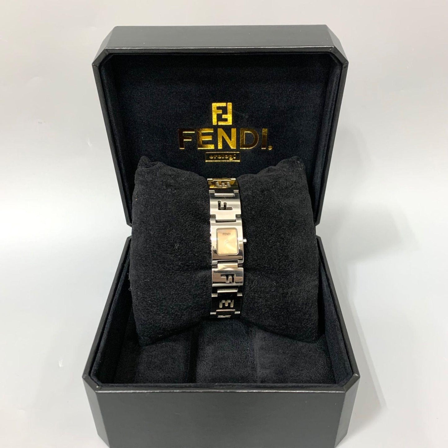 FENDI 3150L Quartz Watch Wristwatch Logo Pink Gold Women's Authentic