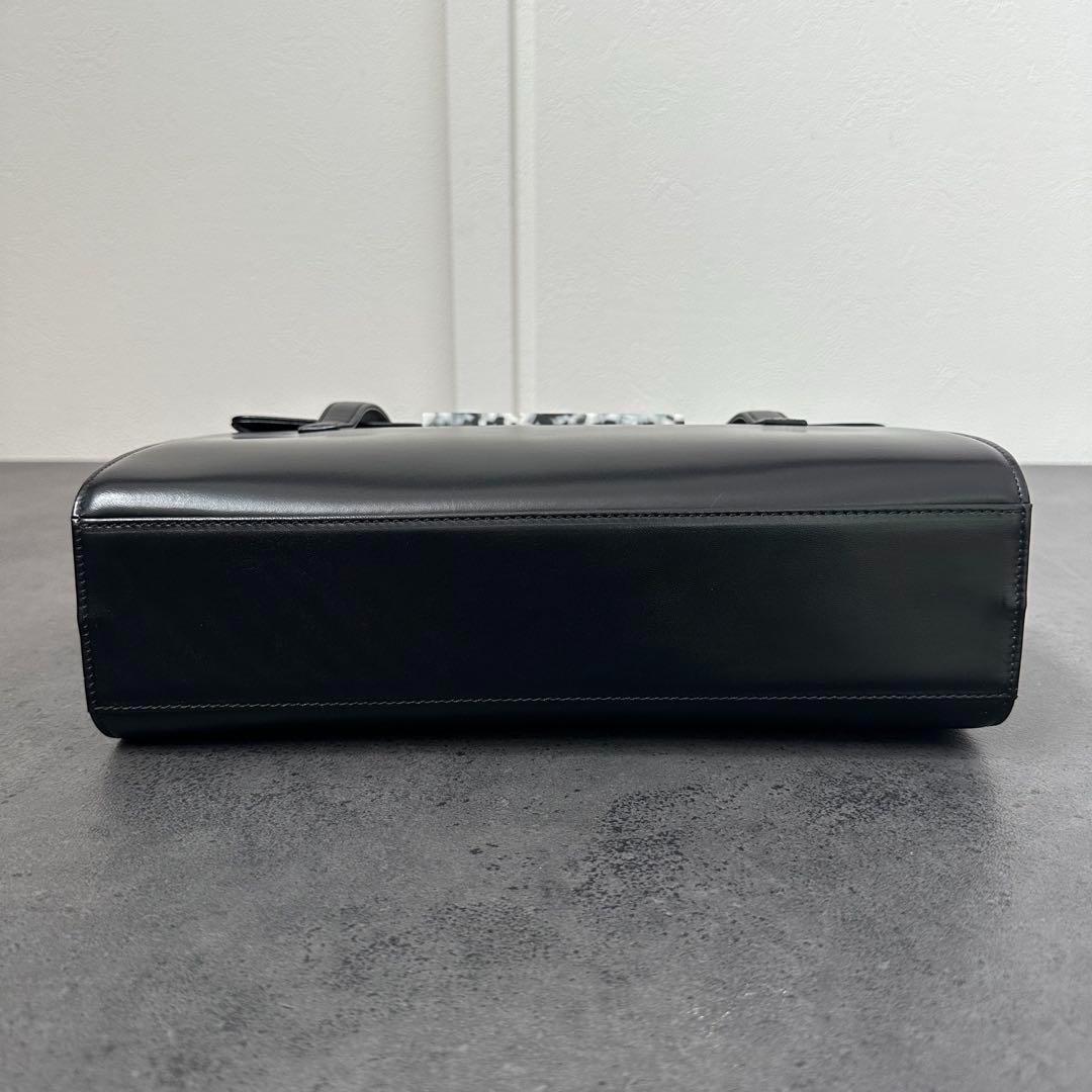 Valentino Garavani Hand Bag Tote Purse Formal bag Logo plate Authentic