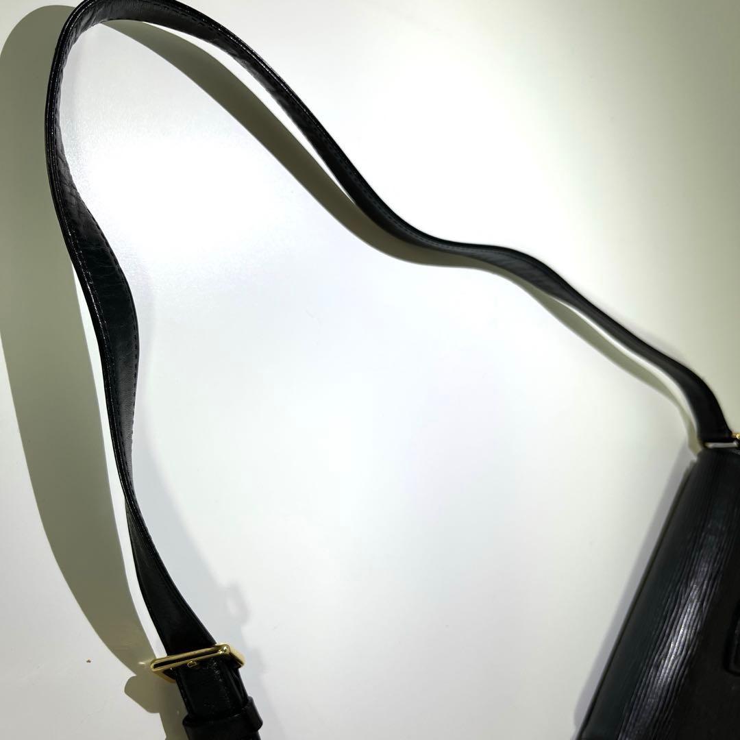 Valentino Garavani Shoulder Bag Purse Leather Black Authentic