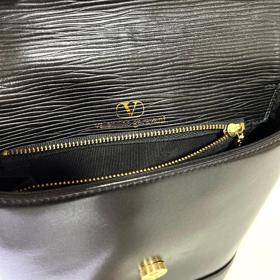 Valentino Garavani Shoulder Bag Purse Leather Black Authentic