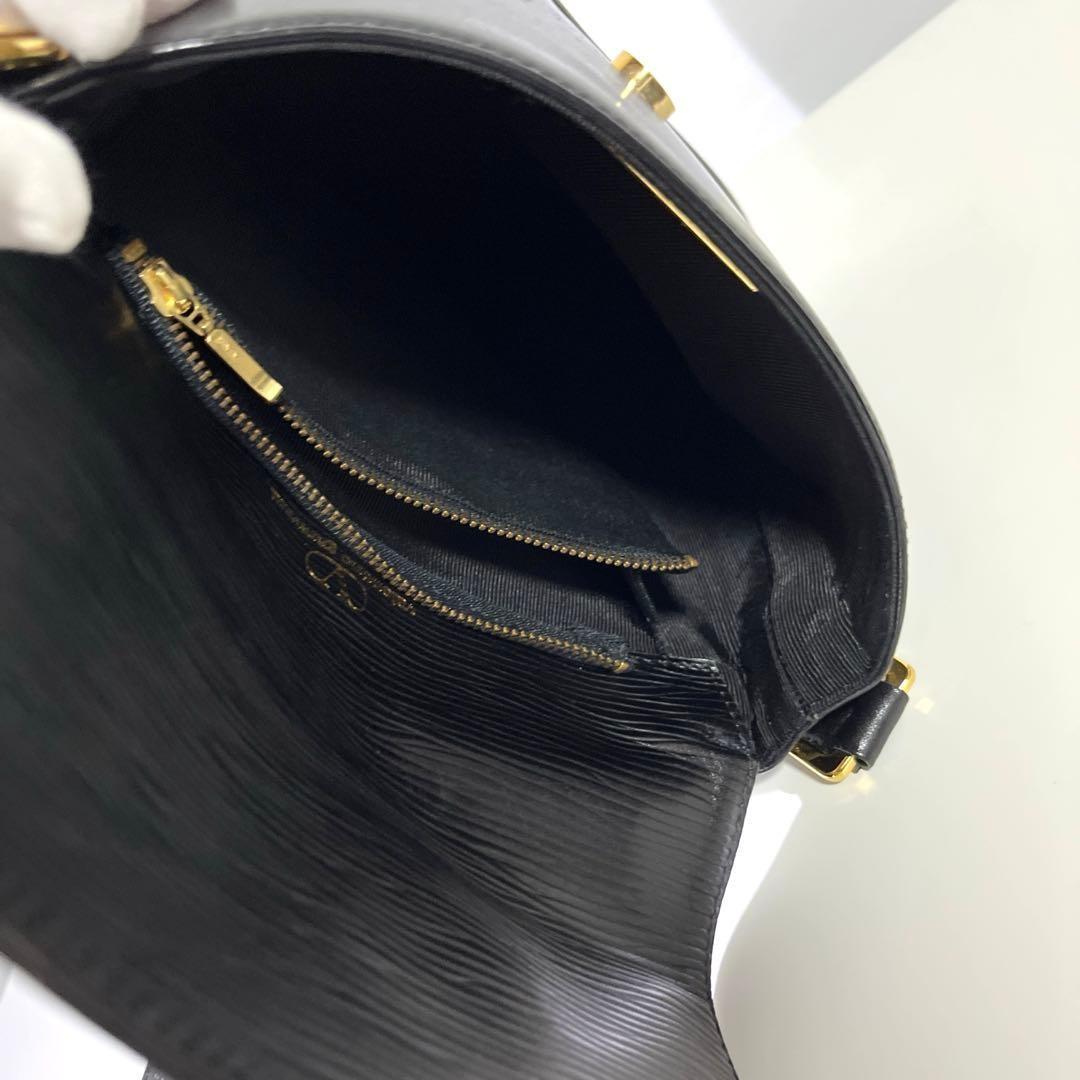 Valentino Garavani Shoulder Bag Purse Leather Black Authentic