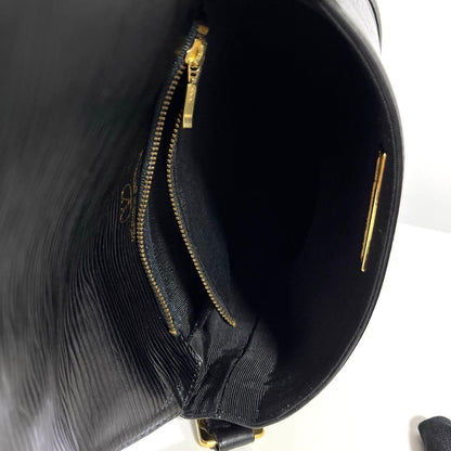 Valentino Garavani Shoulder Bag Purse Leather Black Authentic