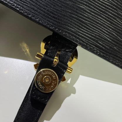 Valentino Garavani Shoulder Bag Purse Leather Black Authentic