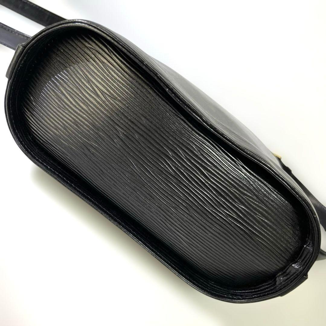 Valentino Garavani Shoulder Bag Purse Leather Black Authentic