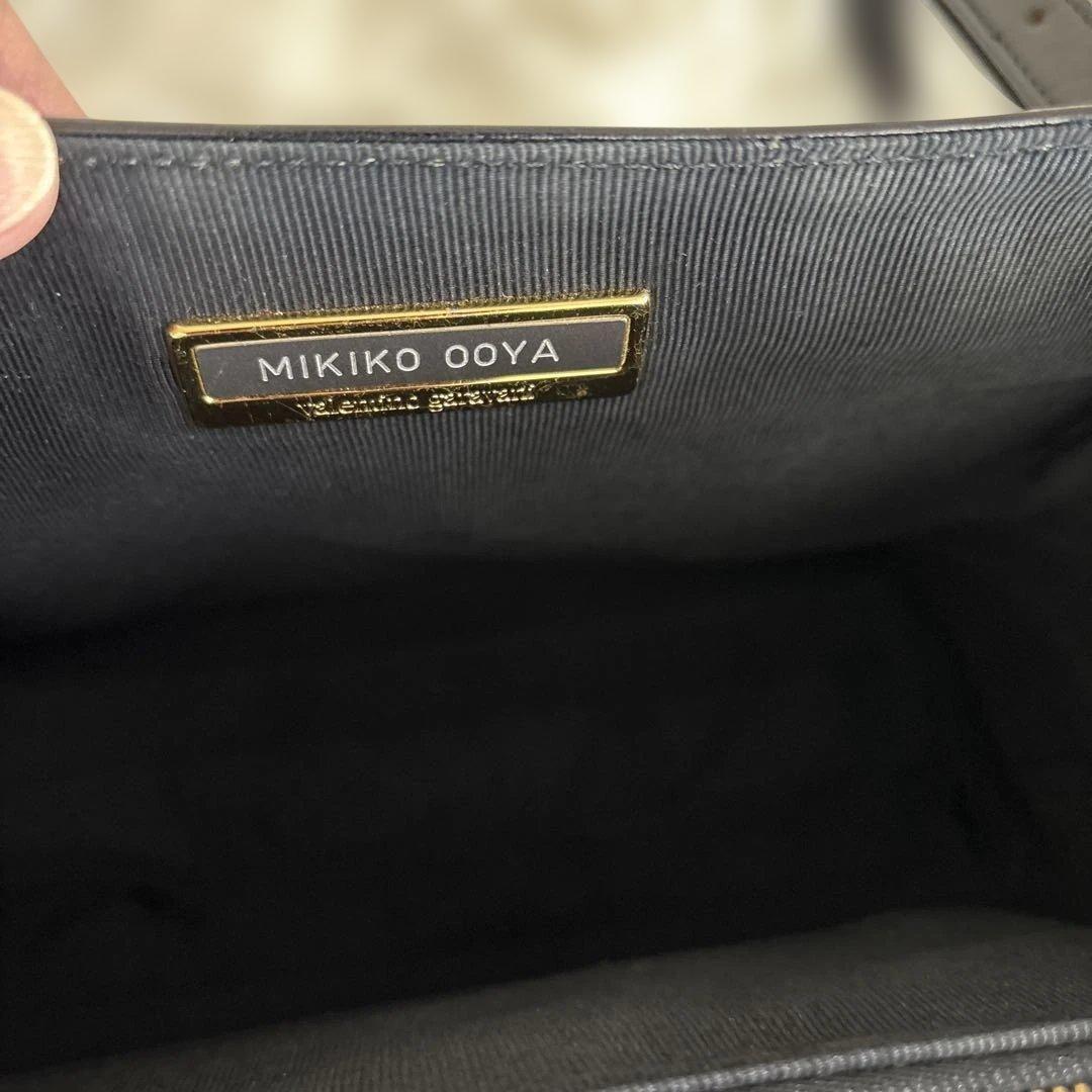 Valentino Garavani Hand Shoulder Bag Tote Purse Leather Black Authentic