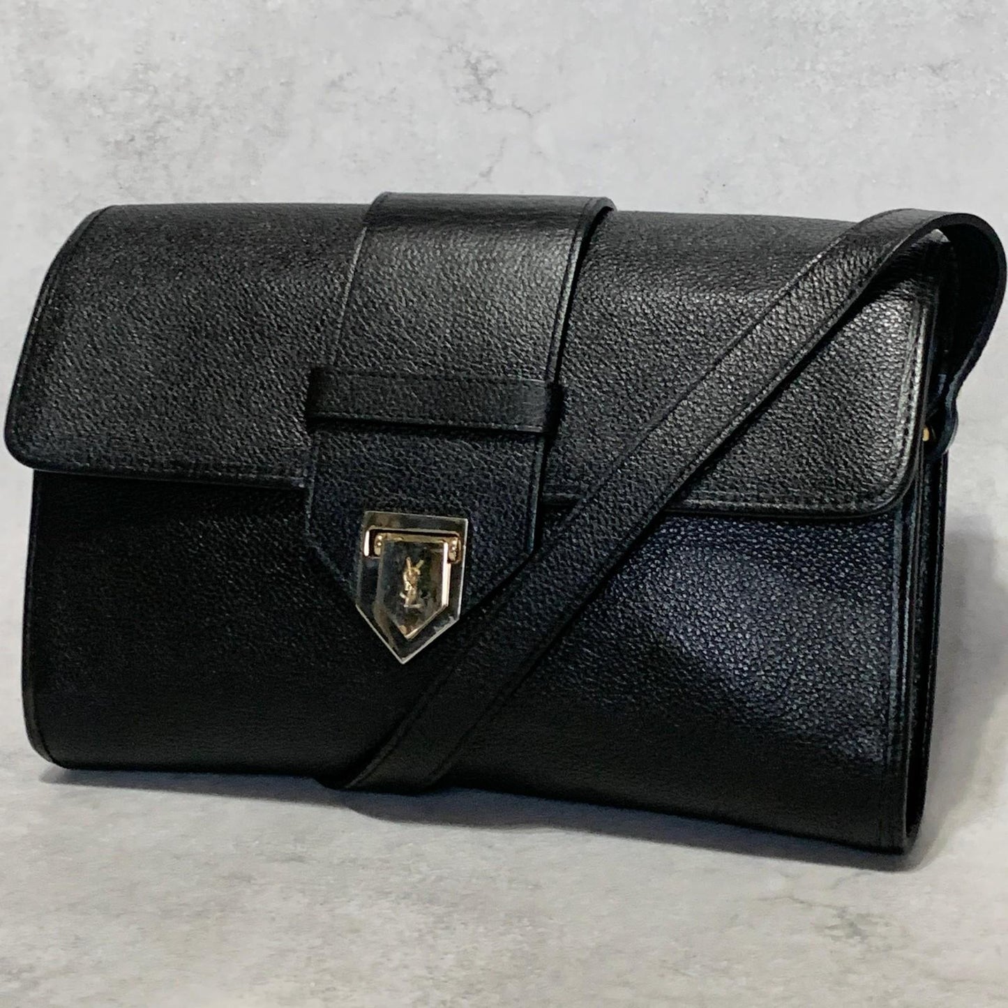 Saint Laurent Bag Cassandra YSL Shoulder Purse Leather Black Gold Authentic