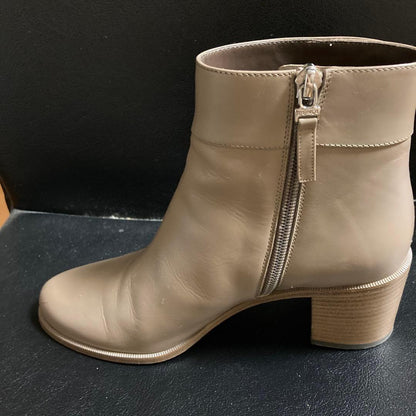 FENDI Short Boots Shoes EU 36 US 6 Leather Beige Authentic