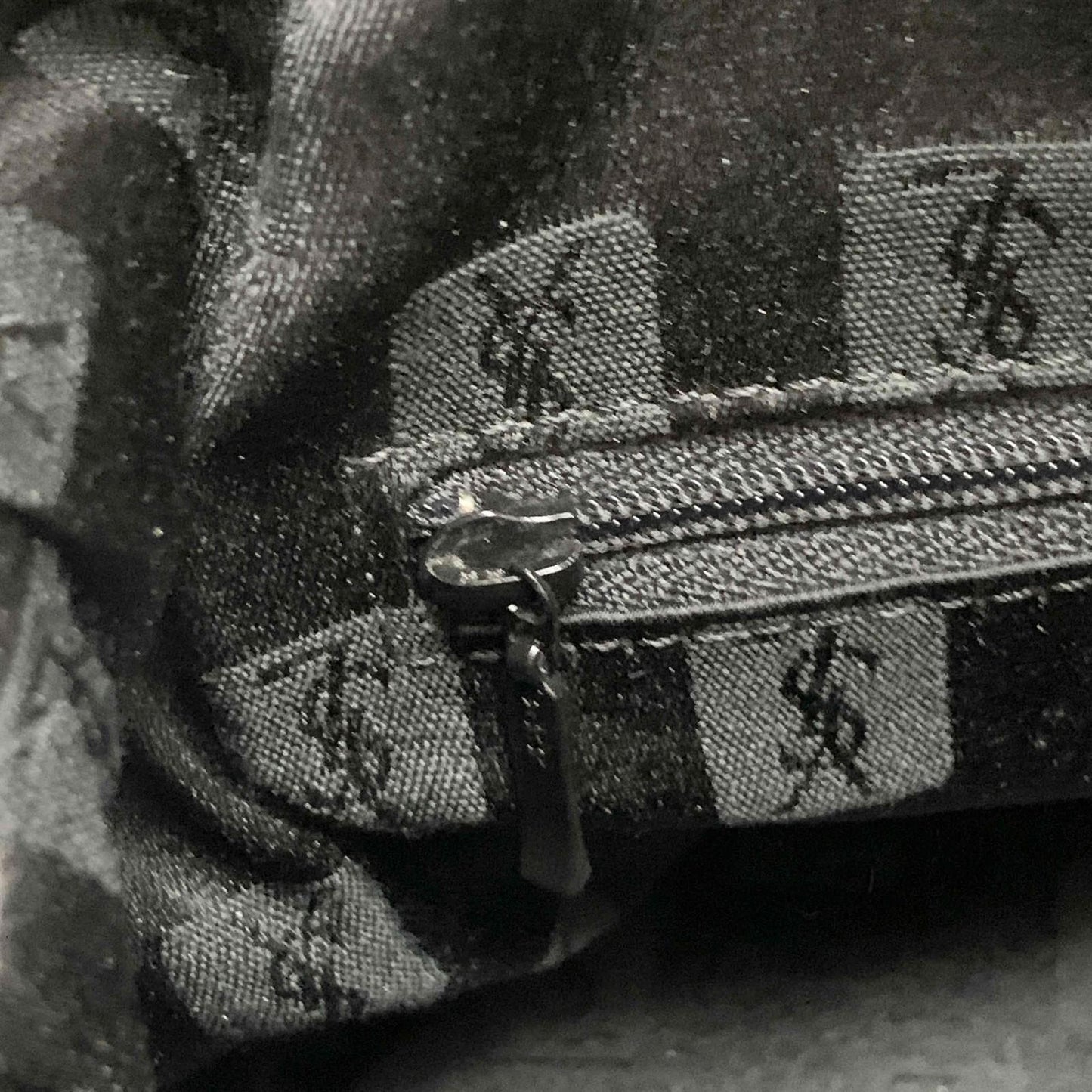 Saint Laurent Vanity Bag Logo YSL Black Red Authentic Leather Vintage