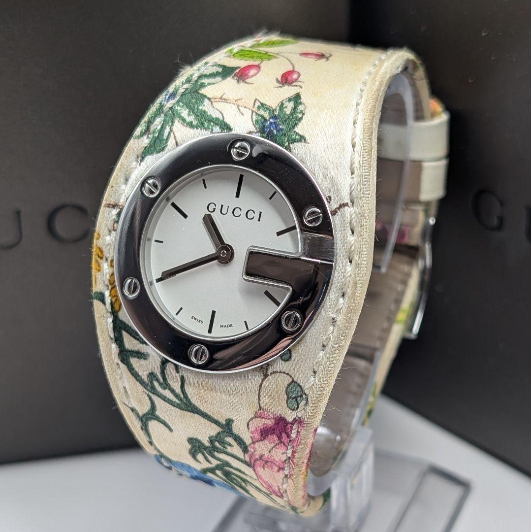 GUCCI 104 Quartz Watch Wristwatch White Silver Floral pattern Women's Authentic
