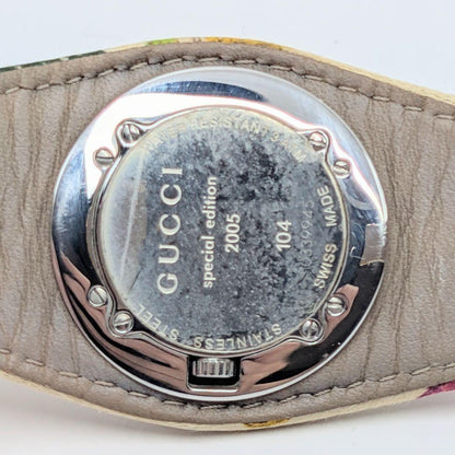 GUCCI 104 Quartz Watch Wristwatch White Silver Floral pattern Women's Authentic