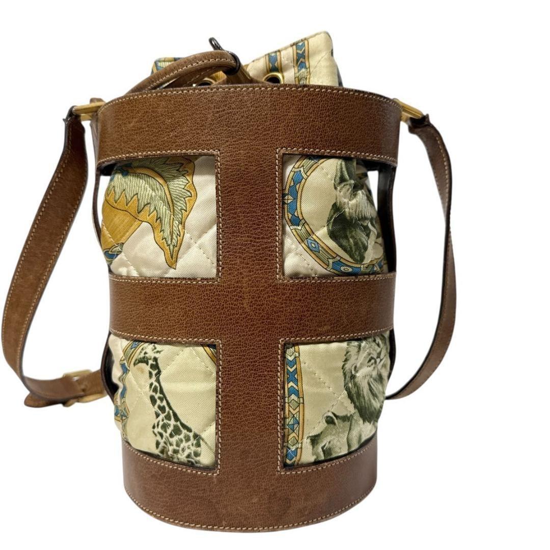 Salvatore Ferragamo Shoulder Bag Purse Leather Brown Off White Authentic