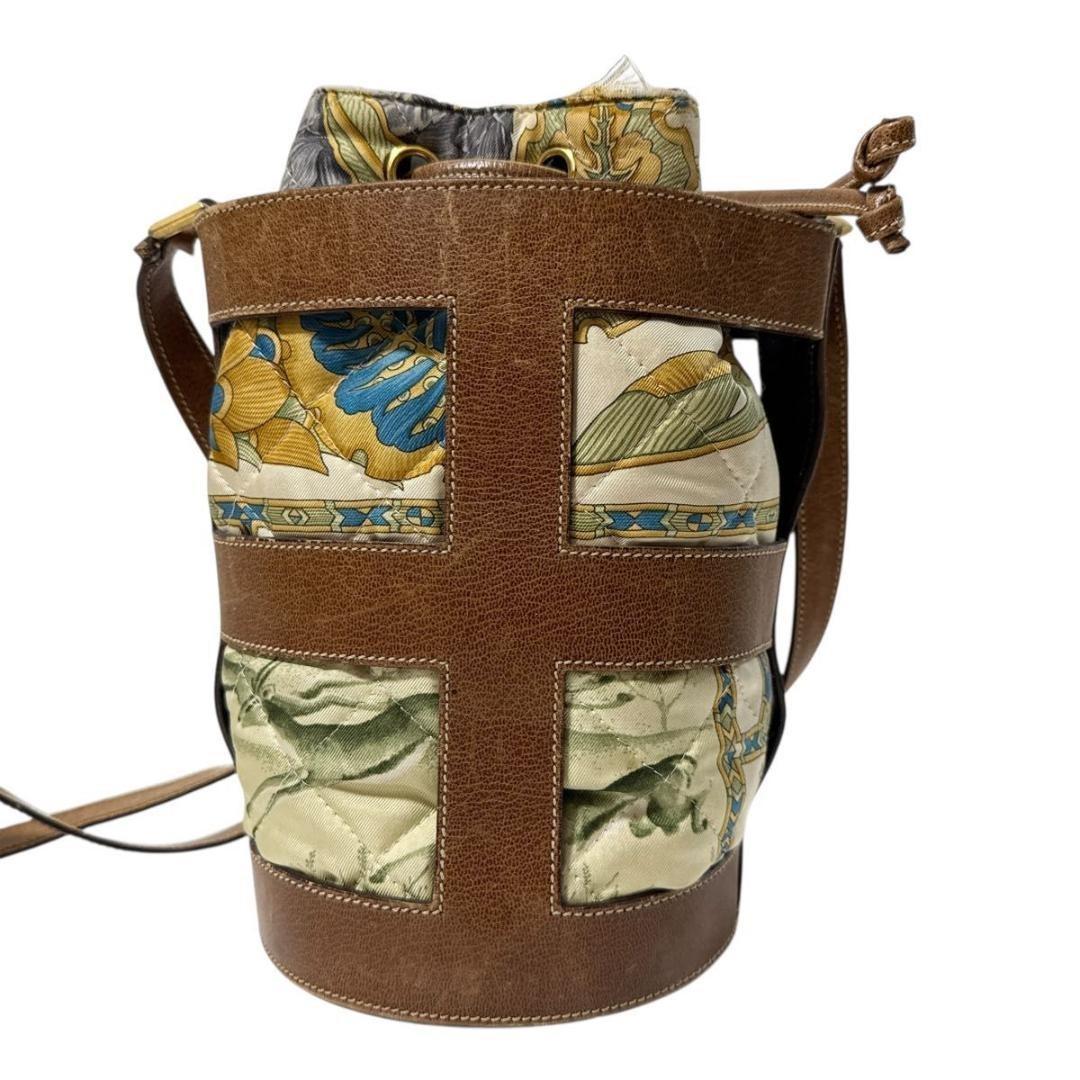 Salvatore Ferragamo Shoulder Bag Purse Leather Brown Off White Authentic