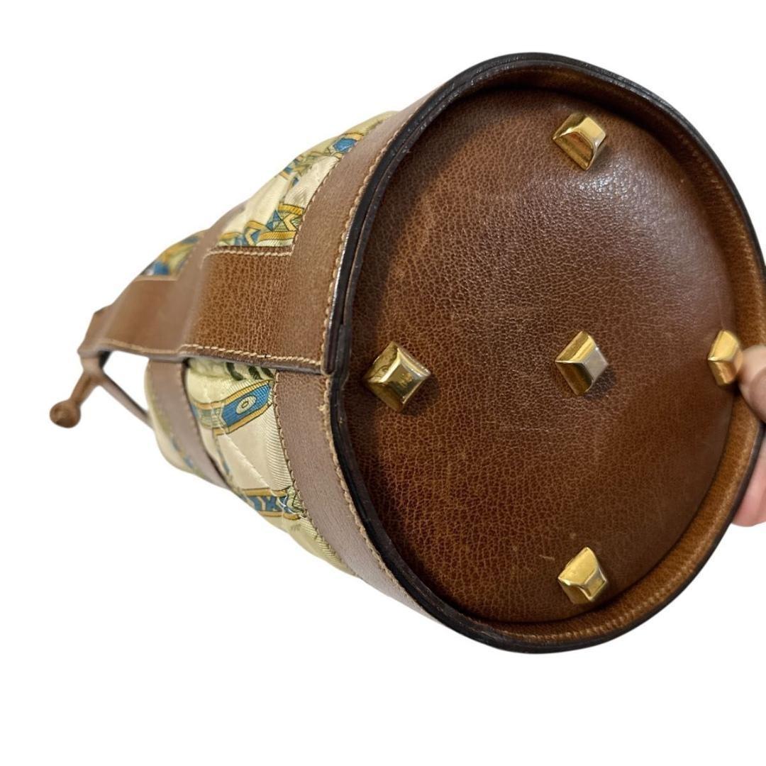 Salvatore Ferragamo Shoulder Bag Purse Leather Brown Off White Authentic