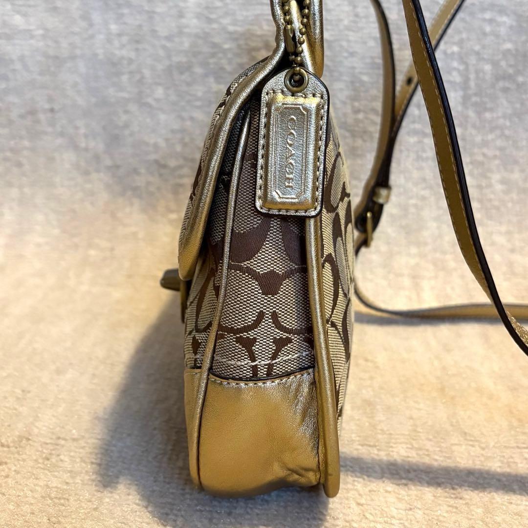 COACH Shoulder Bag Purse Signature Turn Lock Gold Authentic