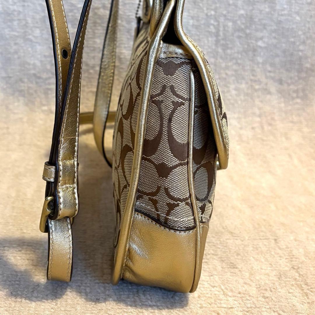 COACH Shoulder Bag Purse Signature Turn Lock Gold Authentic